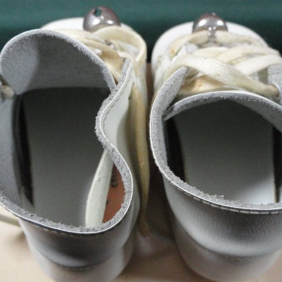 VTG Baby Beaver Soft soles leather shoes w/Bells and box, sz 2~Decor item. - Picture 8 of 9